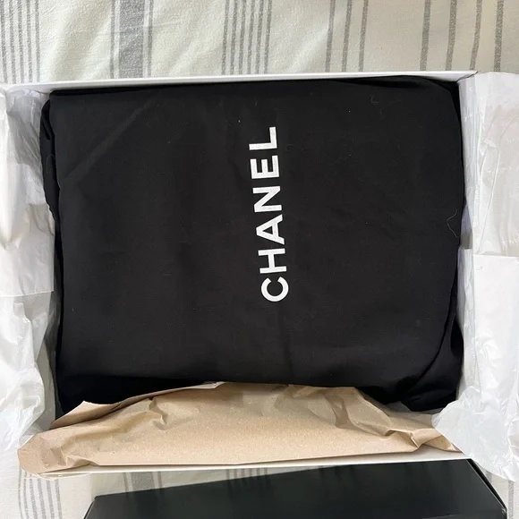 Authentic Large Paris-Dallas Chanel Whipstitch Boy Flap Bag - Picture 10 of 16